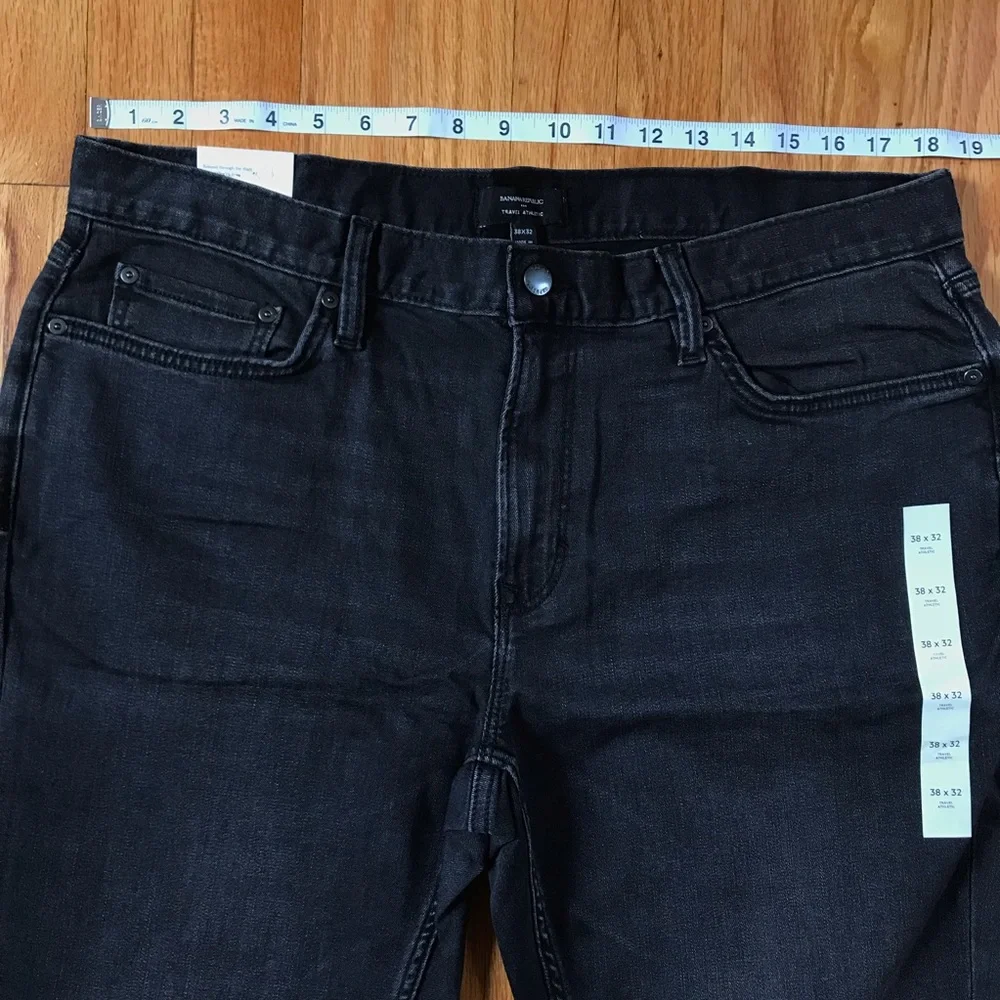 Banana Republic Factory sleek black